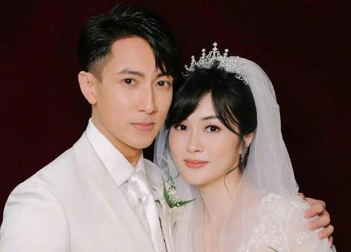 吴尊林丽吟婚纱照曝光,带着老婆孩子大秀恩爱